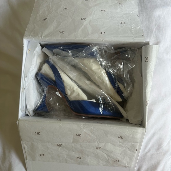 AMINA MUADDI ROSIE CRYSTAL BOW SLING - Picture 7 of 8